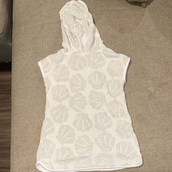 Gray Shell Patterned Cover-Up - Picture 5 of 5